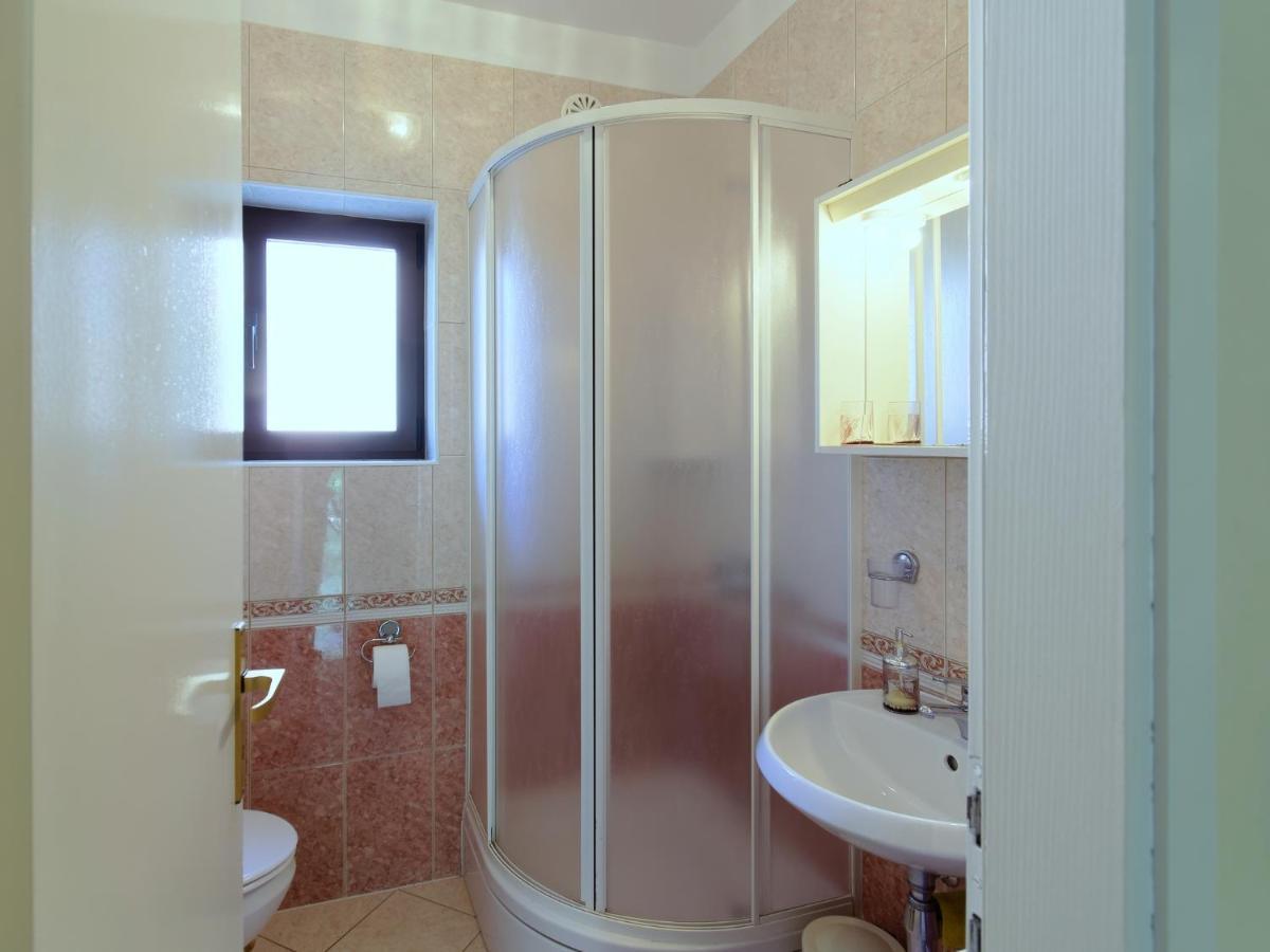 Apartments Marta By Rent Istria Novigrad Istria Kültér fotó