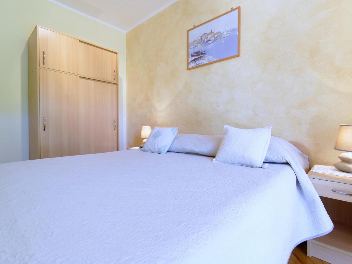 Apartments Marta By Rent Istria Novigrad Istria Kültér fotó